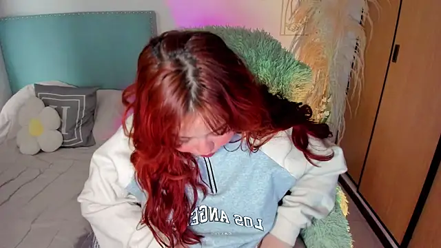 damn that booty online show from September 18, 1:31 pm