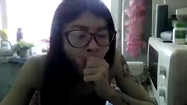 CarlyJoy online show from March 26, 10:39 am