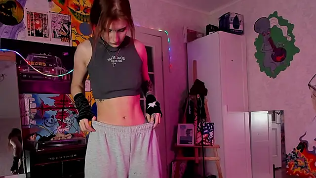 Sunny Mouse  online show from February 12, 5:58 pm