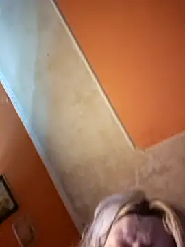 ducicsajsziii online show from September 18, 6:28 pm