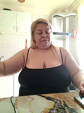 Snapshot of AriannaMilf chatting on October 20, 9:34 am AriannaMilf online show from October 20, 9:34 am