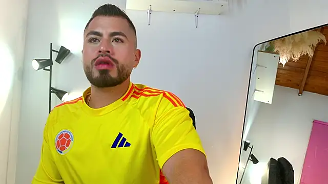 Juan Castano online show from March 26, 11:17 pm