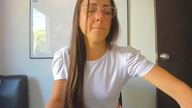 Snapshot of squirttati33 chatting on October 24, 2:24 pm squirttati33 online show from October 24, 2:24 pm