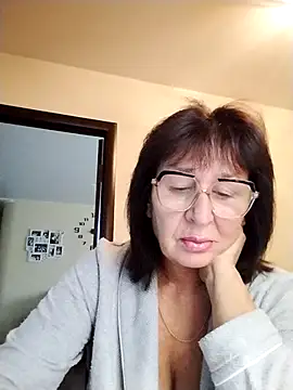 Snapshot of AlbinaXPretty chatting on October 14, 7:44 am AlbinaXPretty online show from October 14, 7:44 am