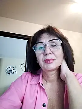 Snapshot of AlbinaXPretty chatting on October 6, 9:15 am AlbinaXPretty online show from October 6, 9:15 am