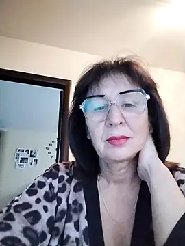 Snapshot of AlbinaXPretty chatting on October 2, 7:24 am AlbinaXPretty online show from October 2, 7:24 am