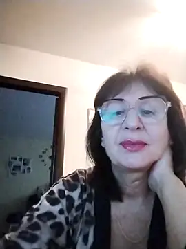 Snapshot of AlbinaXPretty chatting on October 8, 6:18 am AlbinaXPretty online show from October 8, 6:18 am