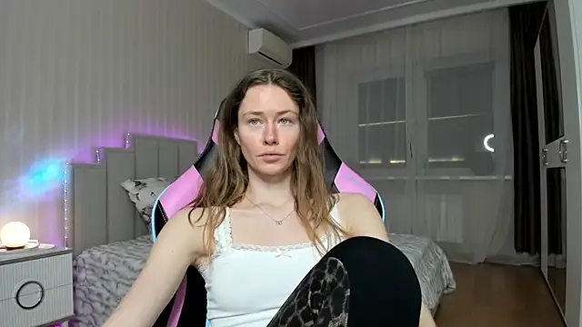 ooksiiii online show from March 22, 5:52 pm