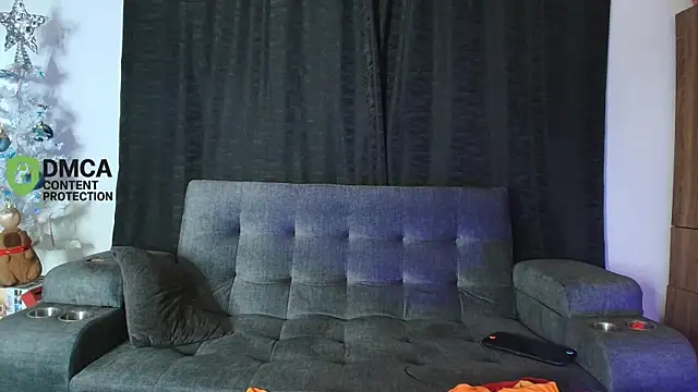 yungelitamor  online show from December 23, 5:33 am