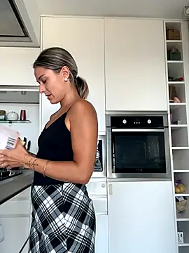 petrouchkaaa  online show from September 15, 8:11 am