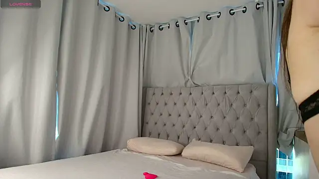 Skinny Alice online show from April 16, 11:10 am