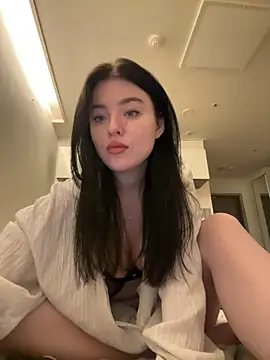 Angela Fosterr online show from April 9, 6:13 pm