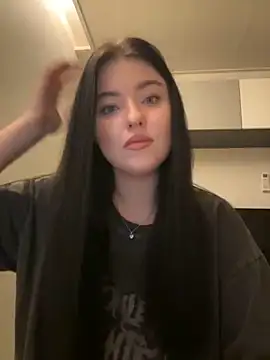 Angela Fosterr online show from December 4, 7:14 pm