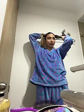 Ameellie online show from October 30, 5:03 pm