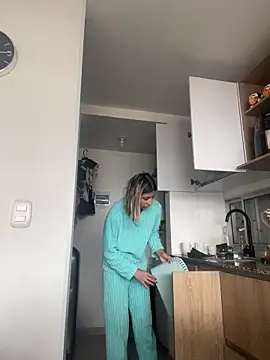 Ameellie online show from December 2, 3:03 pm