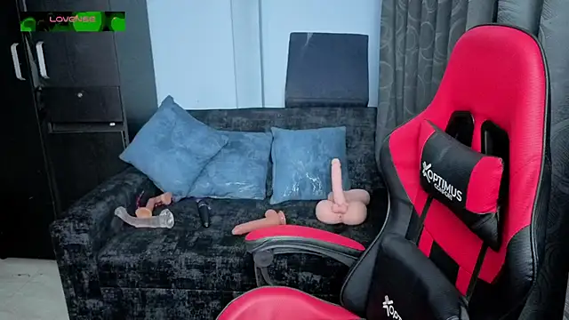 charlotee lovee69 online show from November 13, 1:59 am