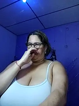 EllisW8 online show from November 26, 12:17 pm