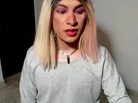 HugeDanex online show from November 19, 3:50 am