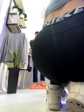 kim monti online show from December 13, 9:43 pm