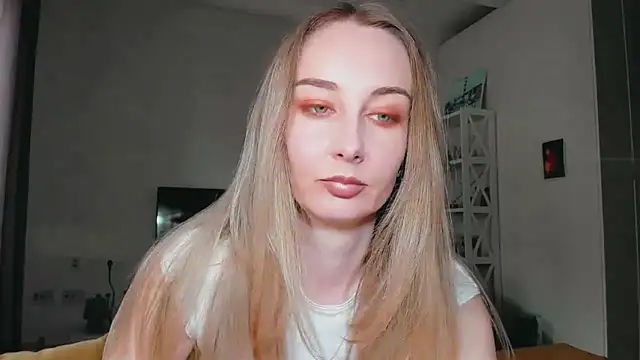 Maiami000 online show from March 19, 1:48 pm