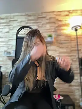  Abril-Office1 online show from April 15, 4:07 pm