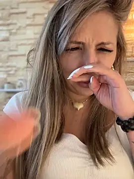  Abril-Office1 online show from October 8, 8:46 pm