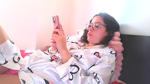 LovelyJulliette online show from October 22, 12:10 pm