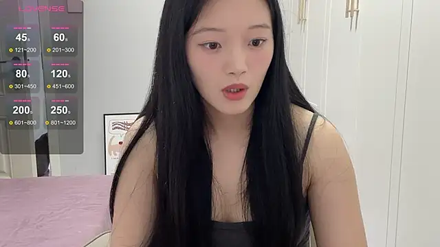 Snapshot of rose-u chatting on October 6, 2:28 am rose-u online show from October 6, 2:28 am