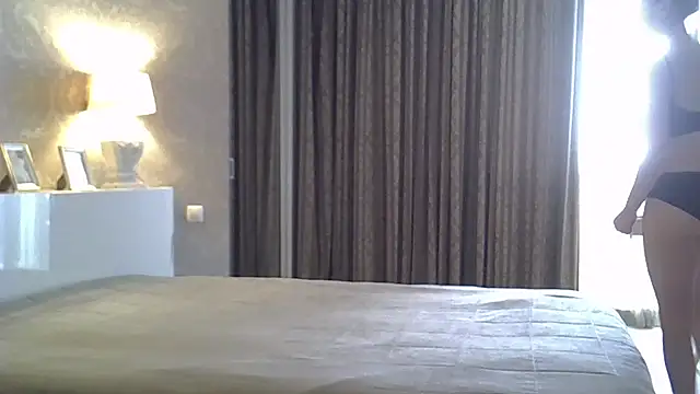 ZarinaSwift online show from October 13, 4:15 am