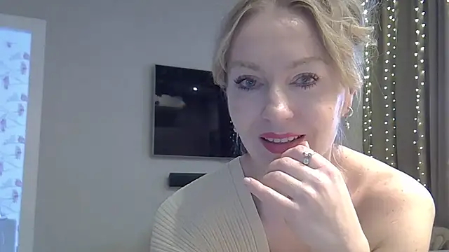 ZarinaSwift online show from February 27, 4:45 am