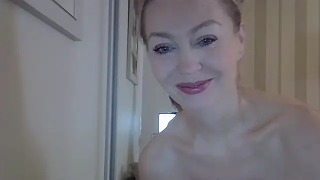 ZarinaSwift online show from October 16, 4:15 am