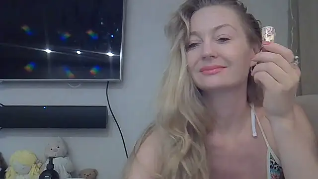 ZarinaSwift online show from June 27, 12:22 pm