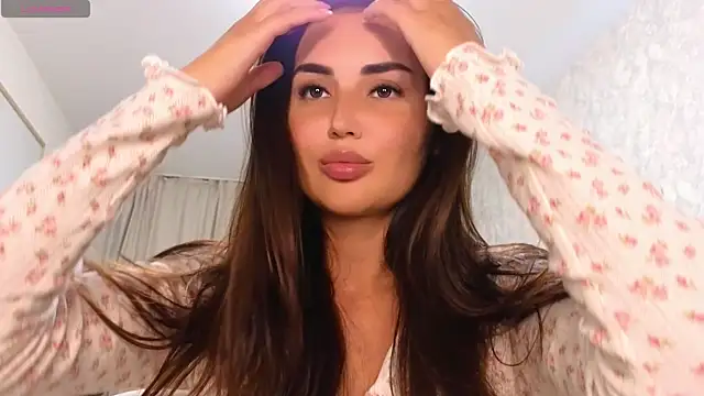 Snapshot of LaraSkinny chatting on October 2, 1:27 pm LaraSkinny online show from October 2, 1:27 pm