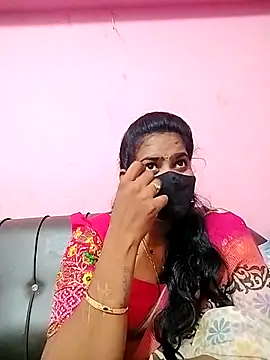Snapshot of melina214 chatting on October 9, 4:27 am melina214 online show from October 9, 4:27 am