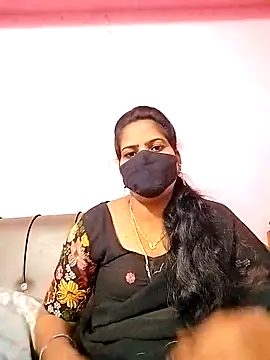 Snapshot of melina214 chatting on October 17, 3:32 am melina214 online show from October 17, 3:32 am