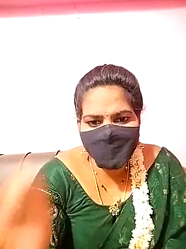 Snapshot of melina214 chatting on September 15, 3:37 am melina214 online show from September 15, 3:37 am