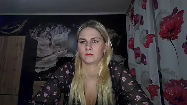 Snapshot of DagmarieFlirt chatting on October 1, 6:13 pm DagmarieFlirt online show from October 1, 6:13 pm