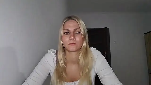 Snapshot of DagmarieFlirt chatting on October 29, 7:16 pm DagmarieFlirt online show from October 29, 7:16 pm