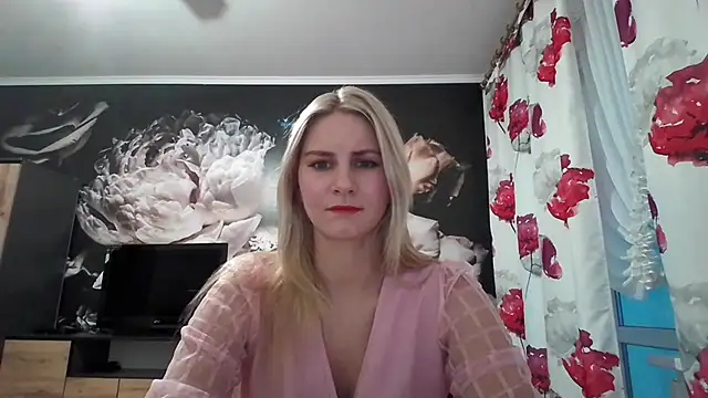 Snapshot of DagmarieFlirt chatting on October 12, 5:10 am DagmarieFlirt online show from October 12, 5:10 am