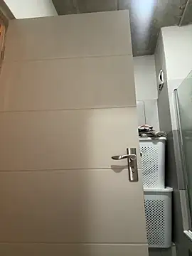 slimcateee online show from March 16, 4:33 pm