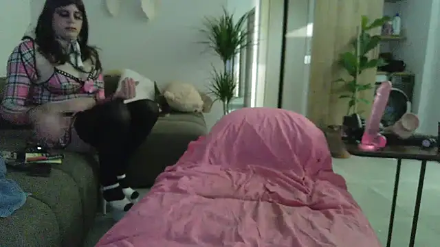 cderikabitche online show from November 4, 9:20 pm