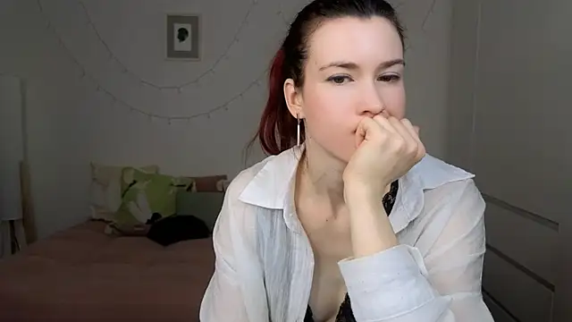 AliciaNewell online show from February 16, 8:14 am