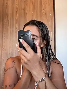 Emilia Bakerr online show from June 21, 8:13 pm
