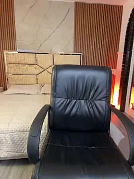 MrsFoucher online show from March 16, 11:52 pm