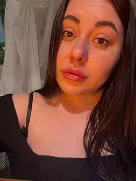 DaisyStreet online show from April 16, 8:08 pm