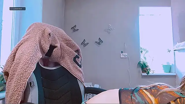 RosaJil online show from March 21, 2:44 pm