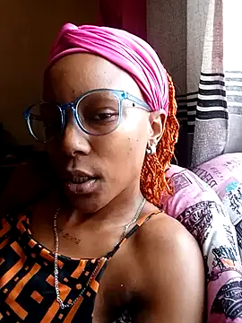 khanyaTheeLyt online show from November 7, 8:25 pm