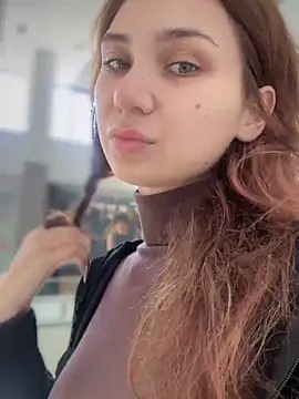 QuitieLia online show from October 22, 8:19 am