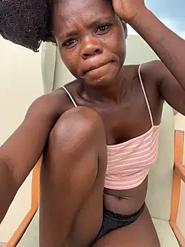 petiteebony 81 online show from December 22, 6:27 am