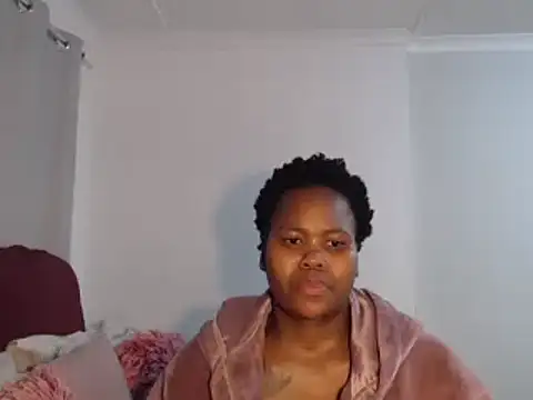 Snapshot of Real1SweetQueen chatting on October 7, 4:44 pm Real1SweetQueen online show from October 7, 4:44 pm